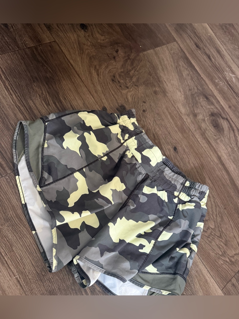 Lululemon hotty hot camo printed Shorts